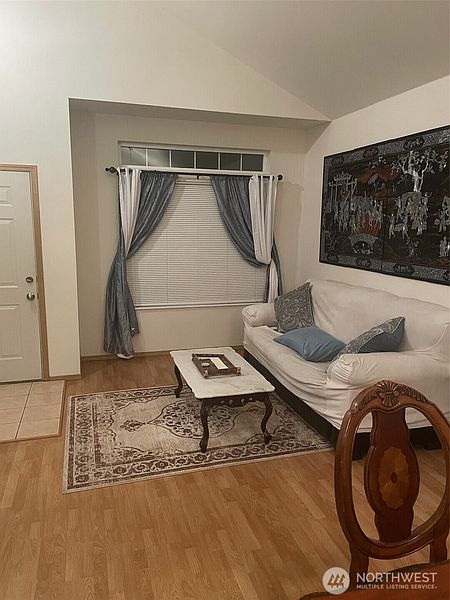 5th image of 4705 Blueberry Court SE