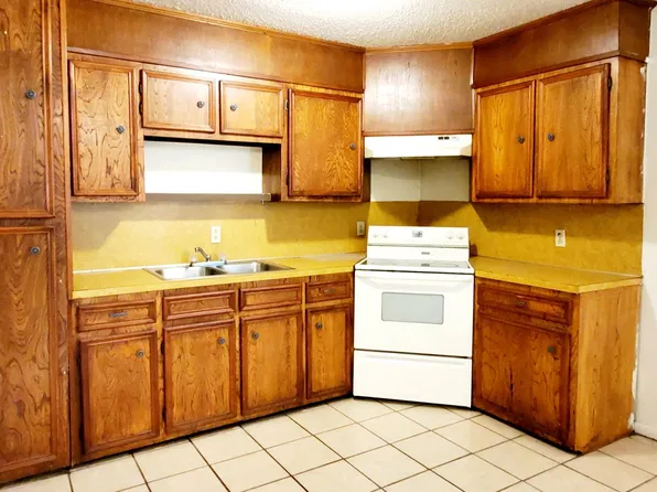 In Town Apartments!, 501 E Boynton St #1, Hamilton, TX 76531