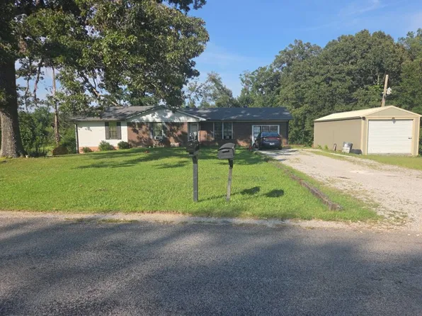910 Sand Ridge Rd, Lexington, TN 38351