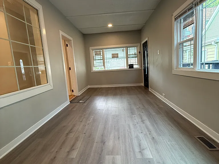 3255 N Kenneth Ave #H — Photo 15
