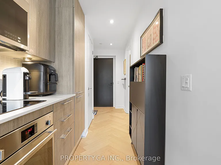 501 Adelaide St W #303 — Photo 11