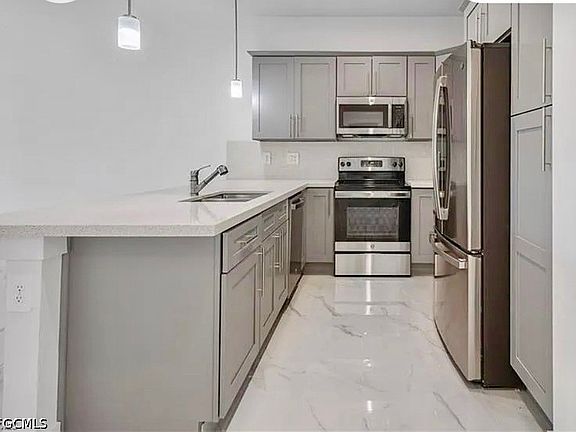 3rd image of 402 Grant Blvd