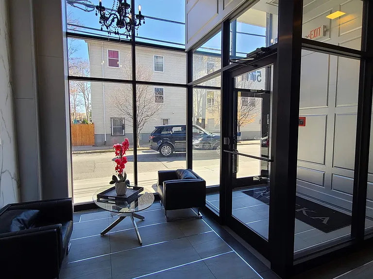 5711 Washington St #301 — Photo 18