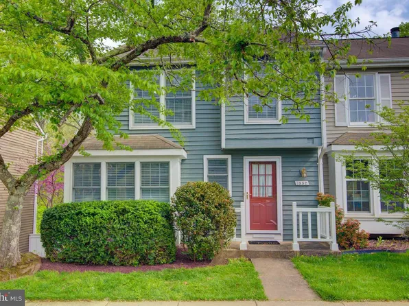 1552 Poplar Grove Dr, Reston, VA 20194