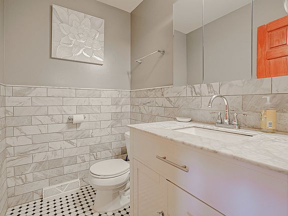 5th image of 9389 Hamlin Ave