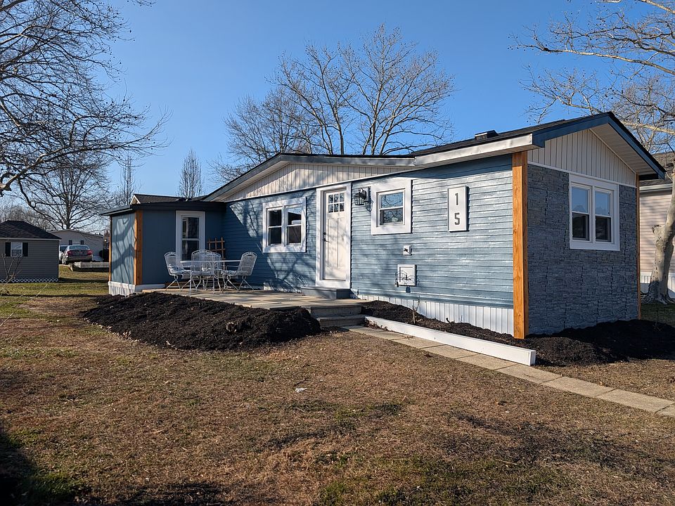 1st image of 15 Park Ln #14