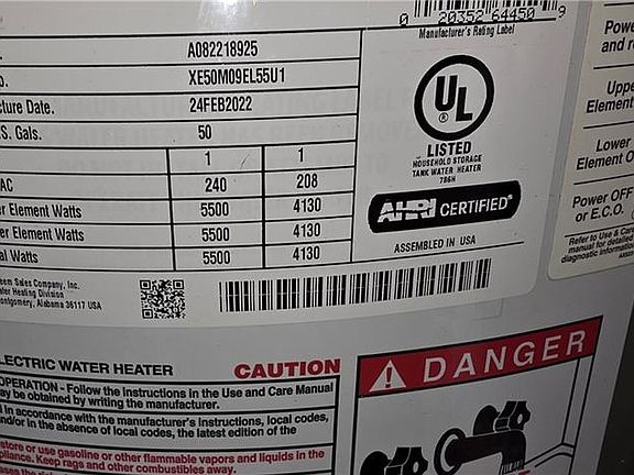 4th image of 975 Maple St