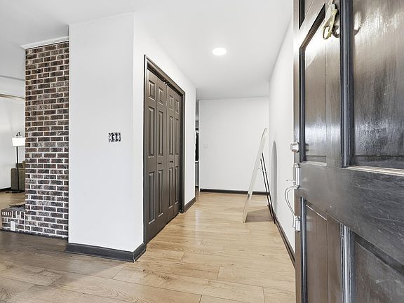 3rd image of 310 Jordan Circle