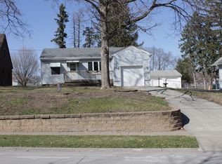 3915 Urbandale Ave, Des Moines, IA 50310
