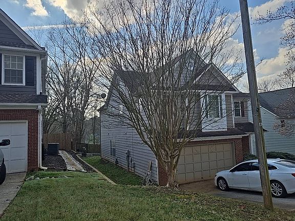 3rd image of 3615 Montrose Pond Walk W