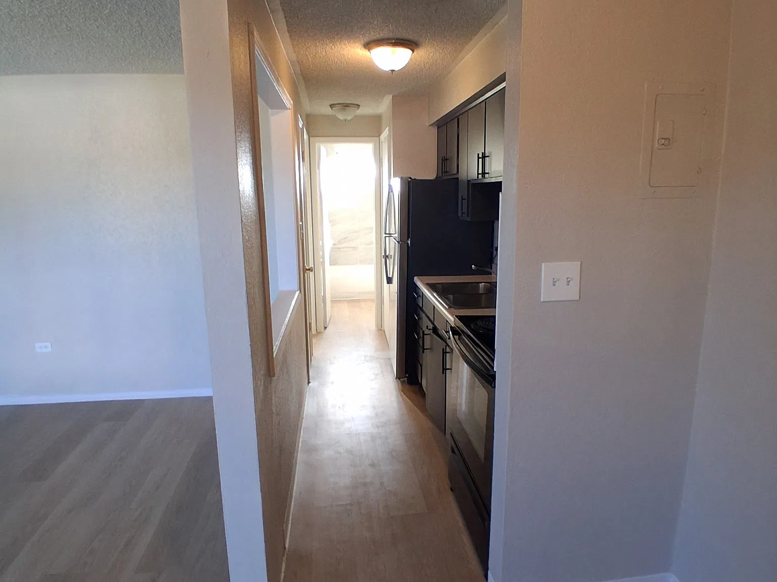 1100 Quivas — Photo 2