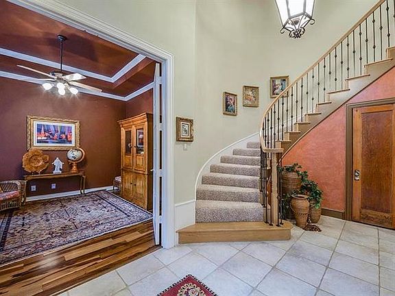 3rd image of 3407 Wimbledon Dr
