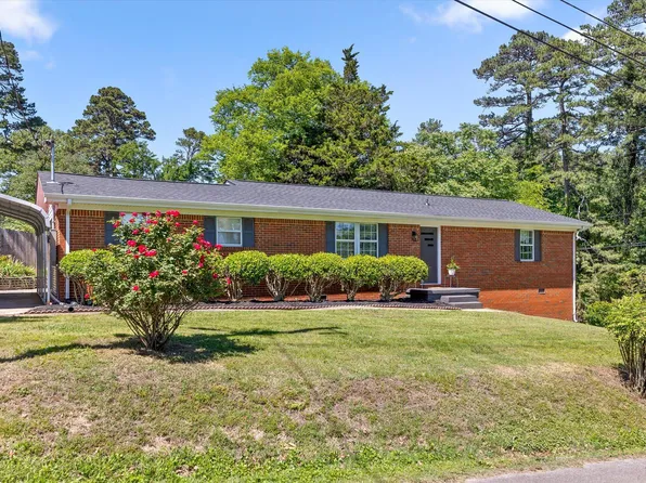 301 Signal Dr, Rossville, GA 30741