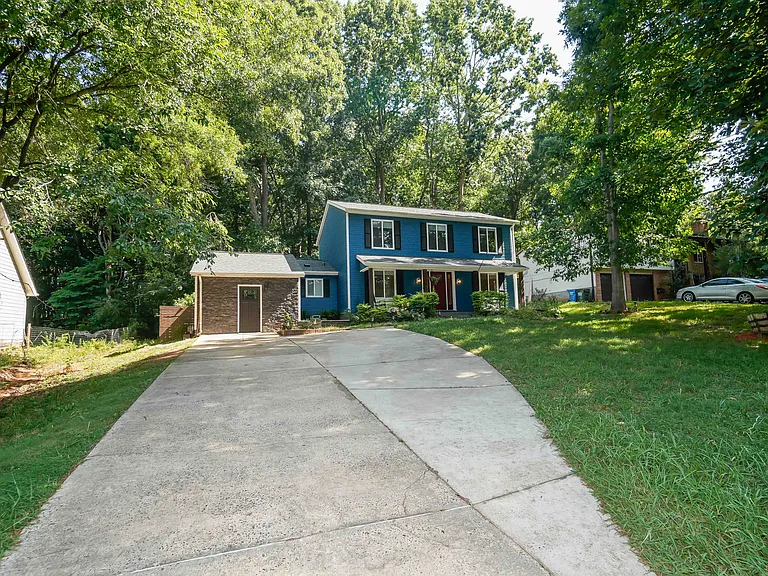 6901 Wyndbend Ln — Photo 5