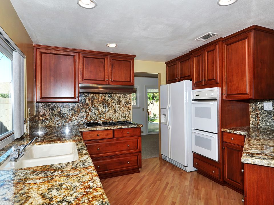 Gorgeous remodeled kitchen 