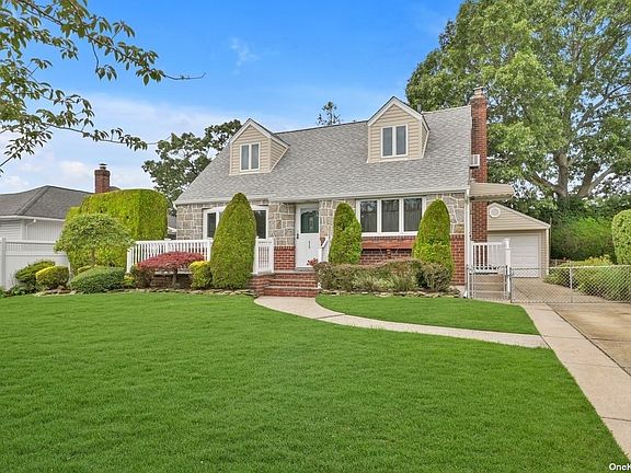 2nd image of 820 Mayer Dr