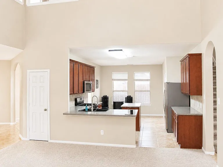 2814 Silver Bend Ln — Photo 11