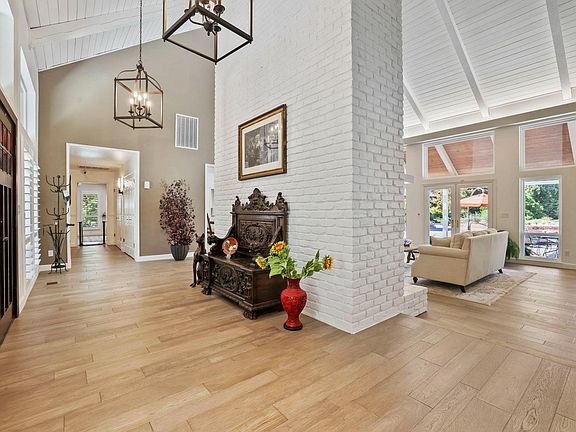 3rd image of 8561 N Carey Ct