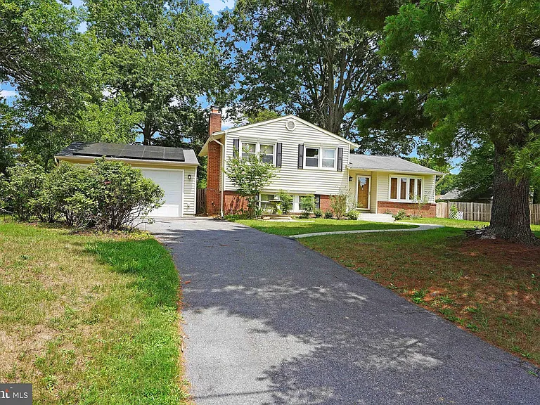 8905 Valley Forge Dr — Photo 2