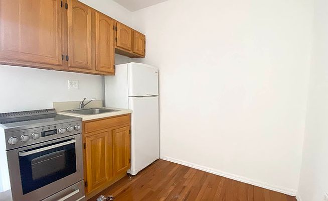 2nd image of 219 Mulberry St #2C