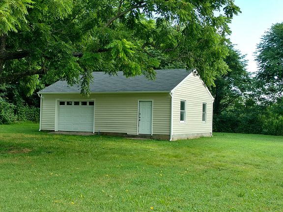 3rd image of 1700 Riverdale Ave