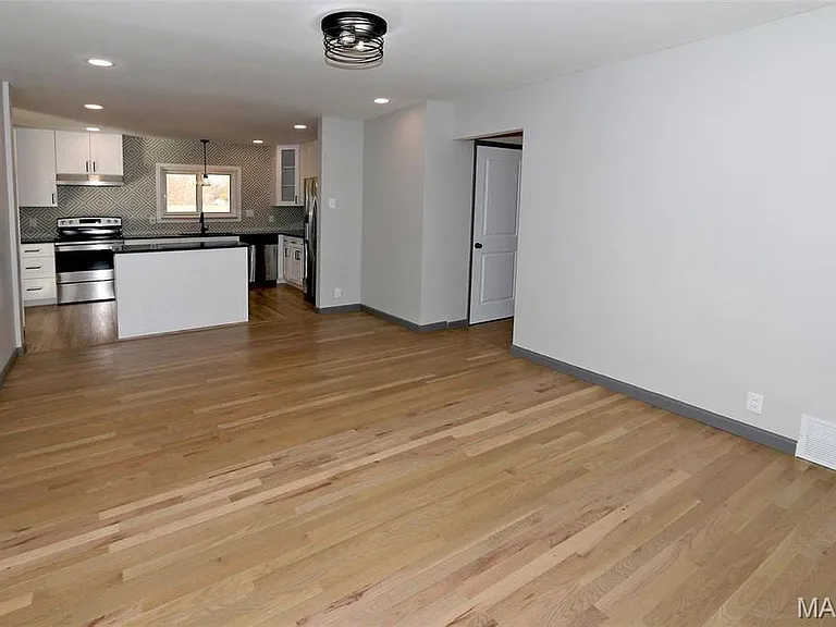 11151 Glacier Dr — Photo 15