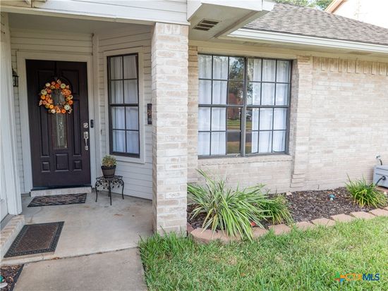 422 Kingwood Dr, Victoria, TX 77901