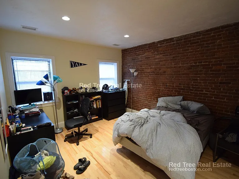 1203 Beacon St #5A — Photo 3