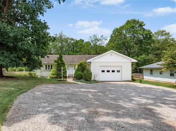 3315 Dresden Rd, Zanesville, OH 43701