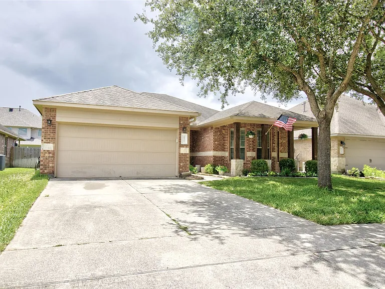 20311 Little Wing Dr — Photo 2