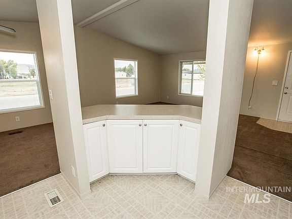 5th image of 840 Independence Ln