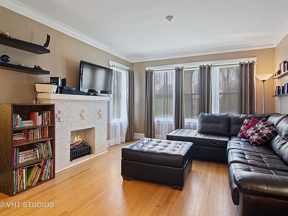 2nd image of 3805 N Kilbourn Ave