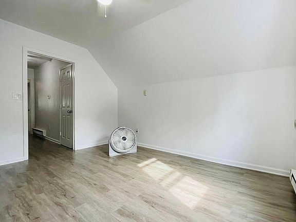 3rd image of 21 West St Floor 3