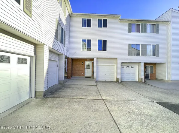 481 Ilyssa Way, Staten Island, NY 10312