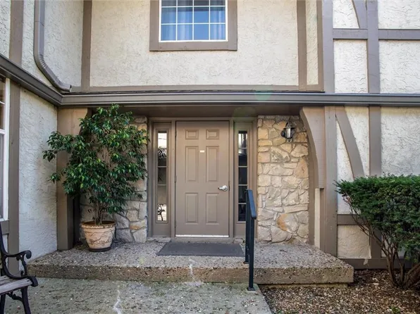 1205 NW Village Dr APT D, Blue Springs, MO 64015