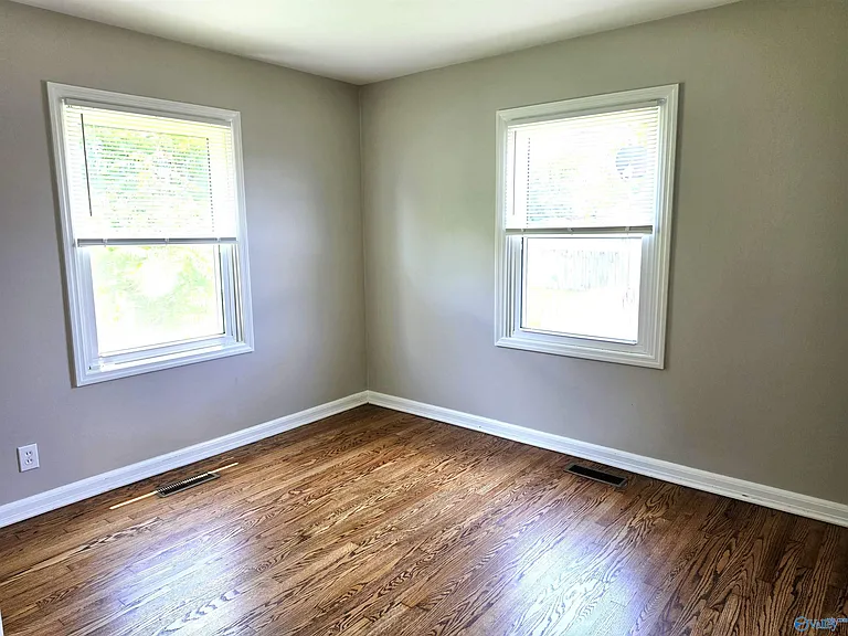 507 Redbud Dr NW — Photo 10