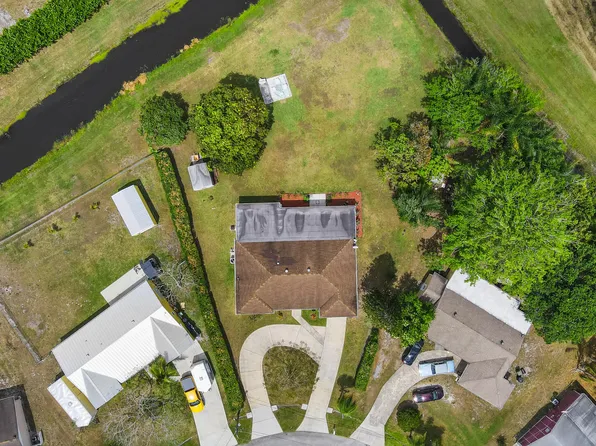 1691 SE Goucho Avenue, Port St Lucie, FL 34952