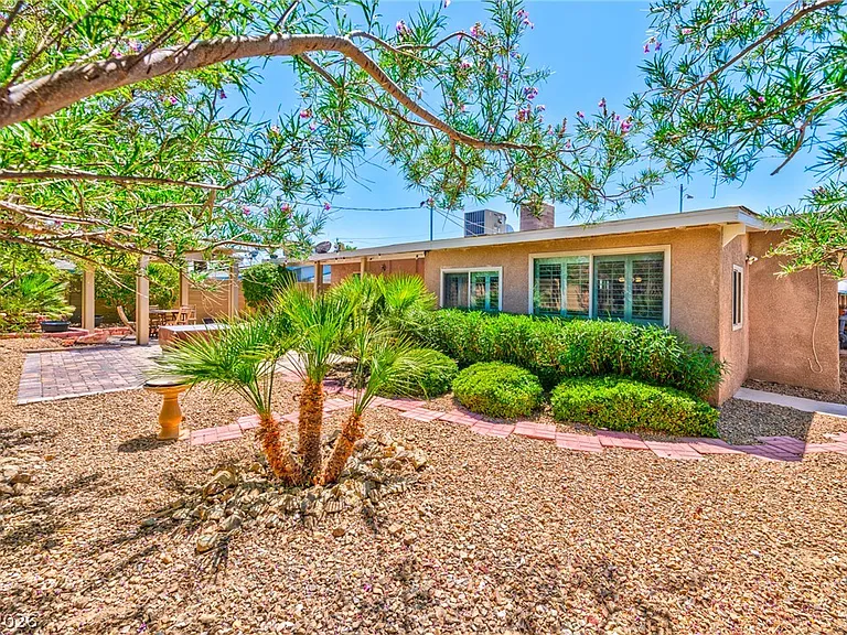 1824 Saylor Way — Photo 18
