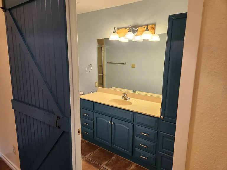 1015 Old Mill Rd #1 — Photo 4