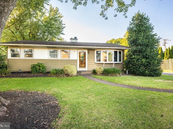 691 N Lewis Rd, Royersford, PA 19468