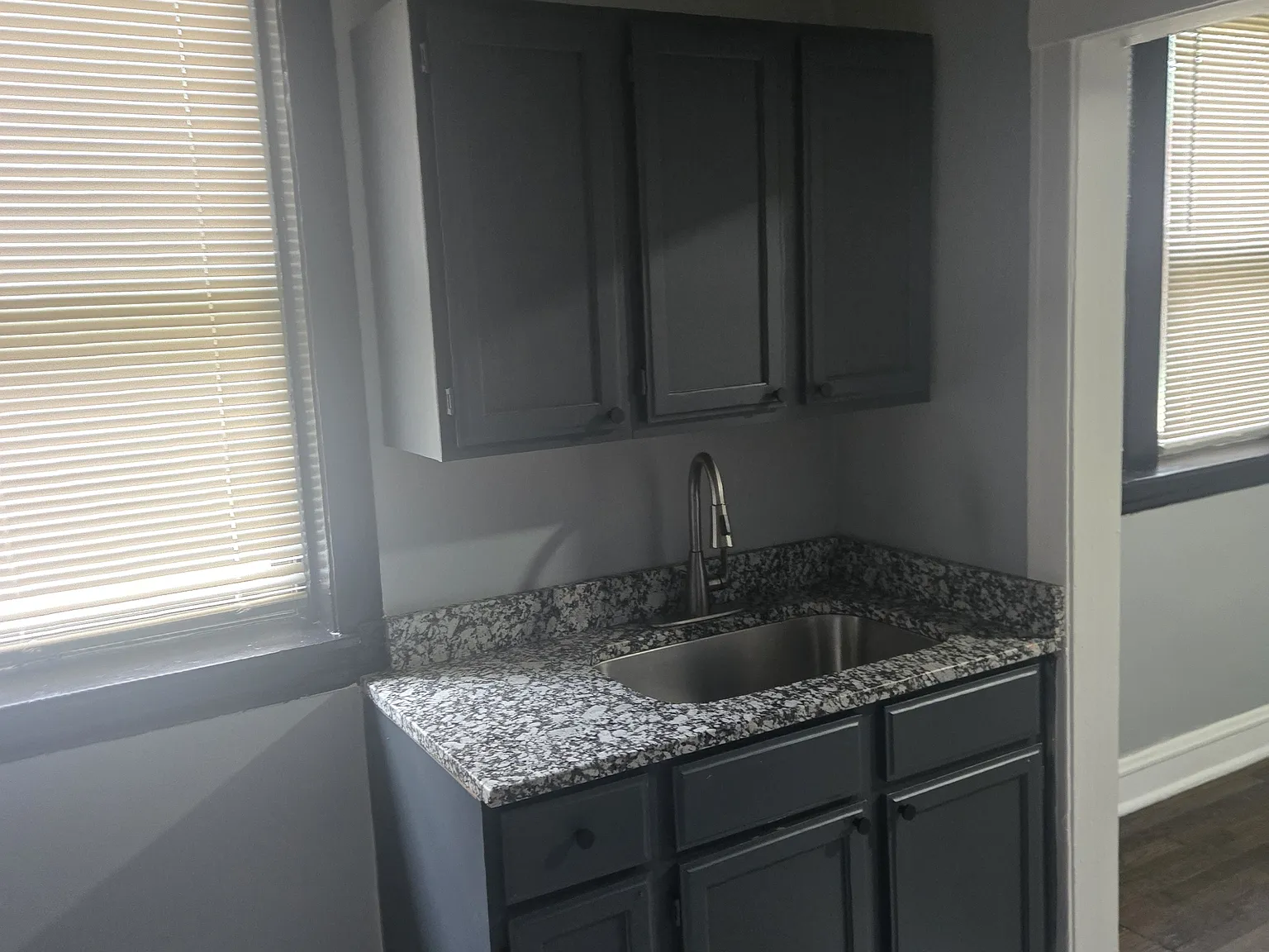 1 bed, $1,075 — Photo 3