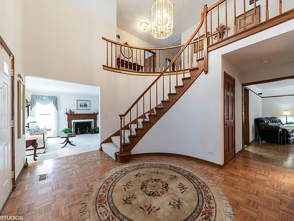 3rd image of 4017 Mitchell Dr