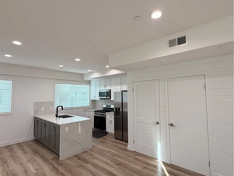14662 W Sara Ln #14662 — Photo 8