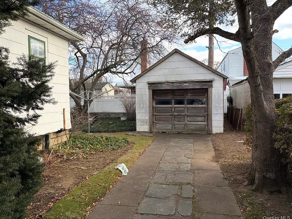 8529 261st Street, Floral Park, NY 11001 | Zillow