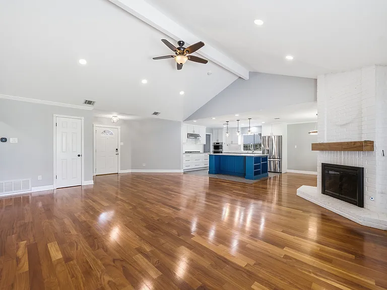11826 Carshalton Dr — Photo 11