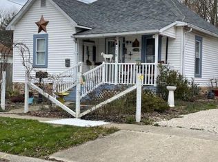 718 Alton St, Bicknell, IN 47512