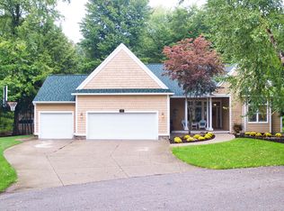 7380 Pine Bluff Dr, Spring Lake, MI 49456