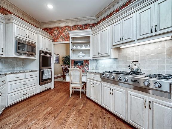 3rd image of 3100 Ipswich Dr