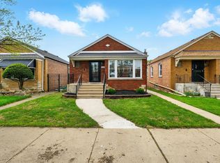 8930 S Ridgeland Ave, Chicago, IL 60617