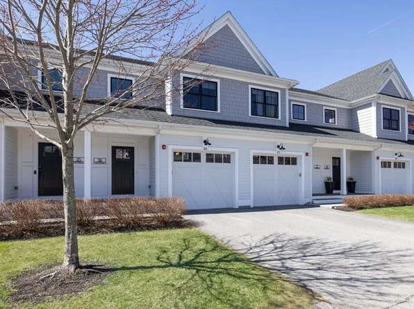 26 Southfield Ln #26, Sherborn, MA 01770